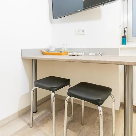 Appartamento Private #5 With 2 Beds, Ground Floor, Ac, Only 2min To Rab