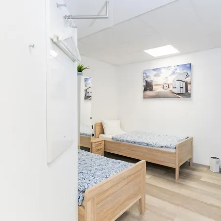 Private Room #5 With 2 Twin Beds, Ground Floor, Ac, Only 2Min To Rab, No Kitchen Apartmán *