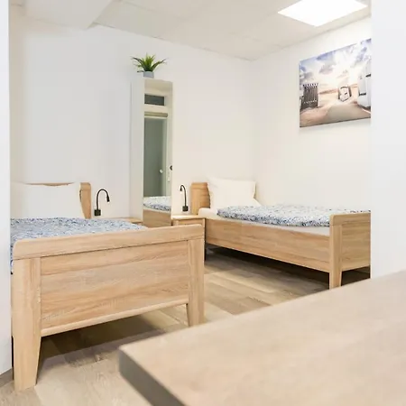 Private #5 With 2 Beds, Ground Floor, Ac, Only 2min To Rab * Ramstein-Miesenbach