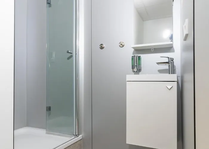 Private #5 With 2 Beds, Ground Floor, Ac, Only 2min To Rab Ramstein-Miesenbach