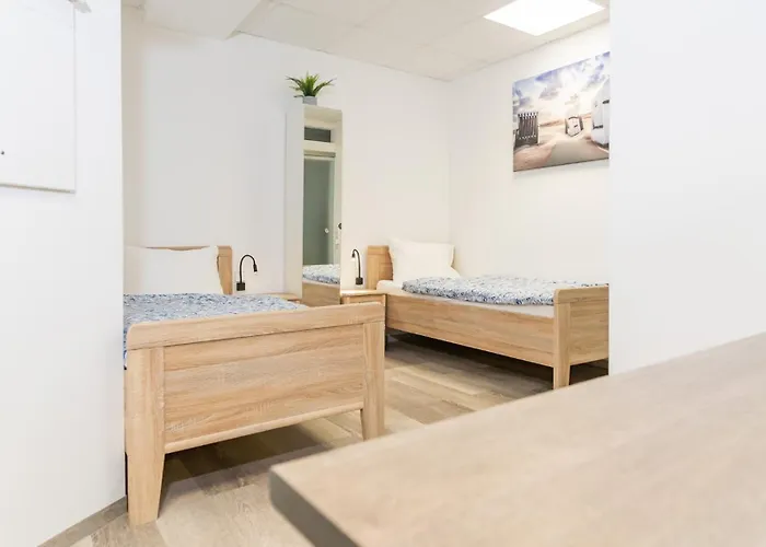 Private #5 With 2 Beds, Ground Floor, Ac, Only 2min To Rab * Ramstein-Miesenbach