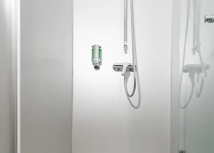 Private #5 With 2 Beds, Ground Floor, Ac, Only 2min To Rab